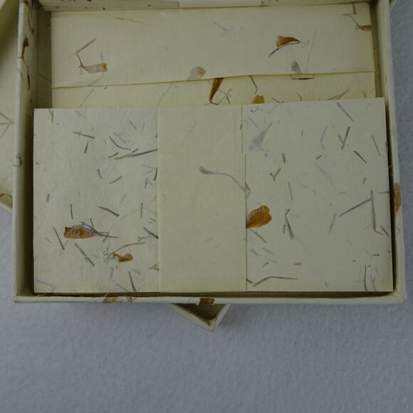 Vintage Flora Botanical Inclusion Decorative Stationery Paper and Envelopes - Picture 3 of 8